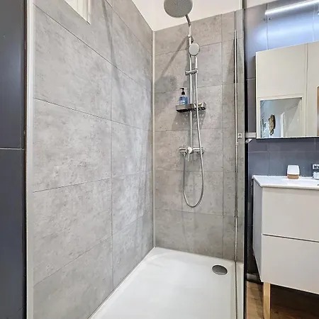 Nouveau - 100m2 Avec Terrasse A 1 Min De La Place De La Comedie Apartmán *