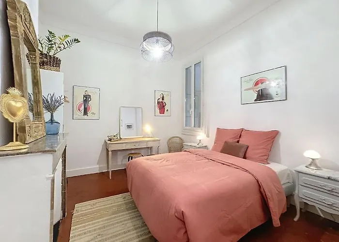 Nouveau - 100m2 Avec Terrasse A 1 Min De La Place De La Comedie Apartmán *